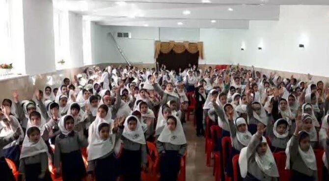 جشنی برای ظهور در مدرسه 22 بهمن آباده