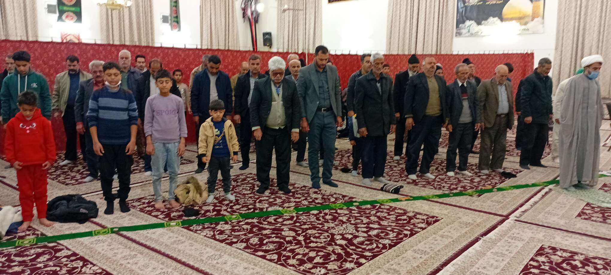نماز جماعت در شب میلاد حضرت علی(ع) در خلیل آباد