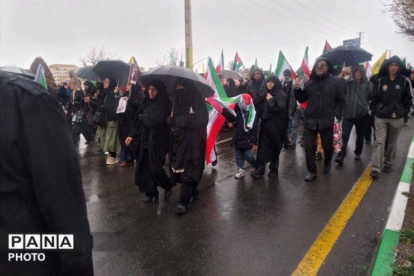 جلوه ای از حضور مردم پردیس در راهپیمایی استکبارستیزی روز قدس
