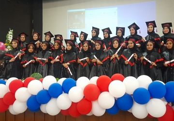 یک سال موفقیت و خاطره در جشن فارغ‌التحصیلی دانش‌آموزان پایه ششم دبستان شهید حسن‌زاده