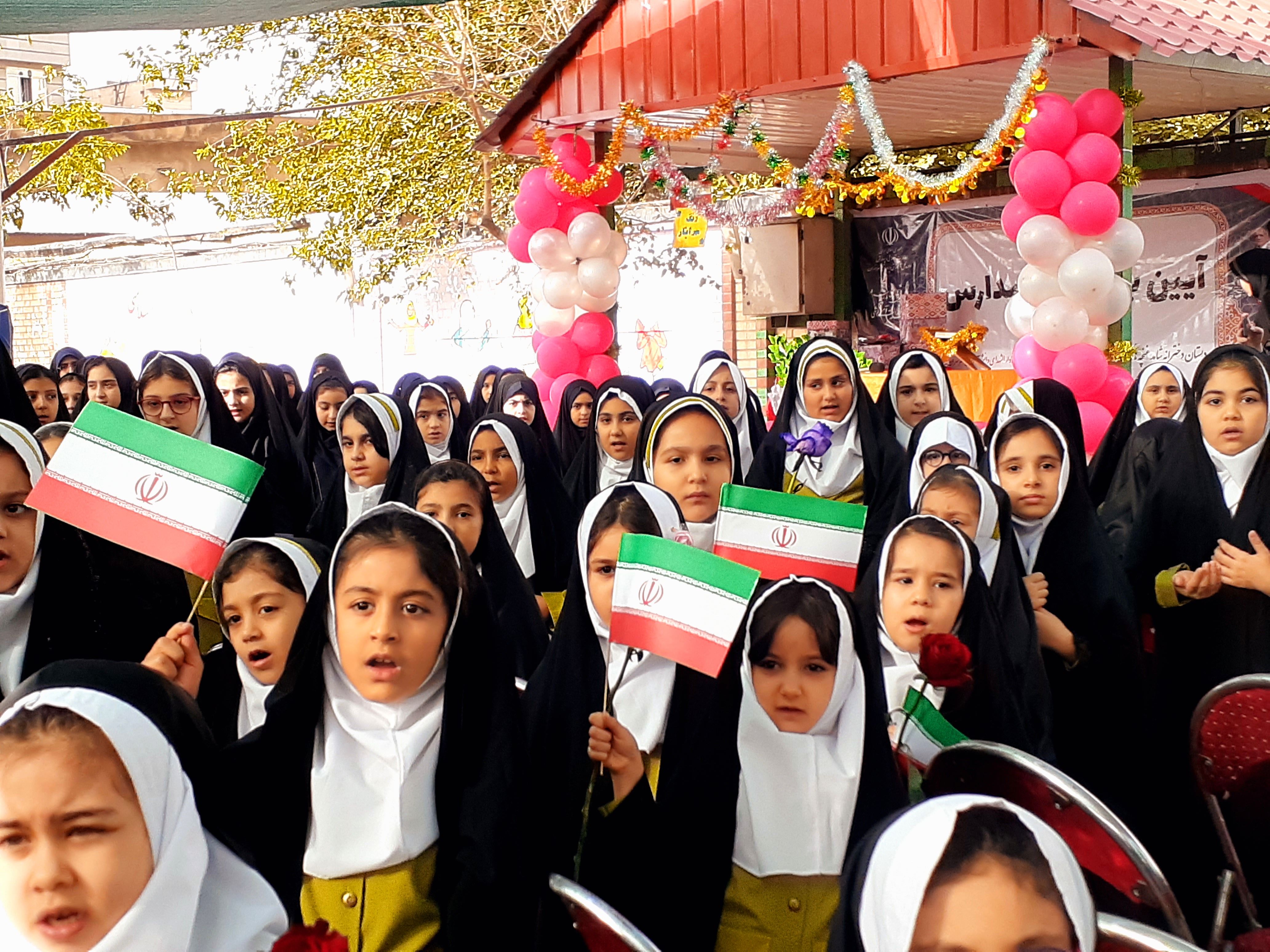 زنگ موفقیت با هماهنگی خانه و مدرسه به صدا درمی‌آید