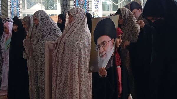 نماز جمعه‌ای که در آن شعار «مرگ بر آمریکا» طنین‌انداز شد