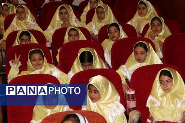 برگزاری جلسه انتخاب انجمن اولیاء و مربیان در سالن سجادیه بهارستان دو