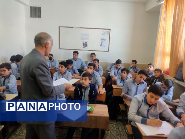 برگزاری آزمون تبار در دبیرستان پسرانه امام حسین(ع)