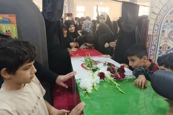 حضور شهید گمنام، حال‌وهوای نماز جمعه را متحول کرد