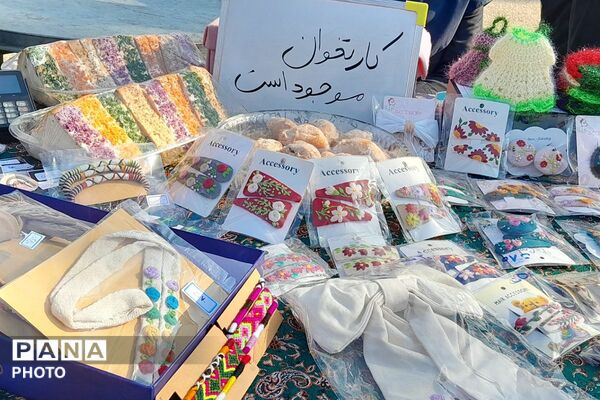 بازارچه کارآفرینی در دبیرستان حجاب