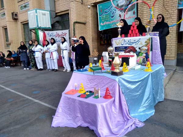 المپیاد ورزشی درون مدرسه‌ای دبیرستان دخترانه عرفان ناحیه سه شیراز