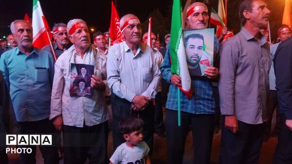 همزمان با سراسر کشور؛ صد و شصت و نهمین شب «بیعت با رهبری» در نورآباد