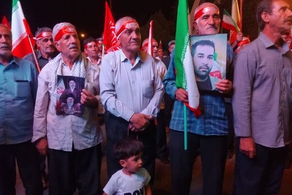همزمان با سراسر کشور؛ صد و شصت و نهمین شب «بیعت با رهبری» در نورآباد