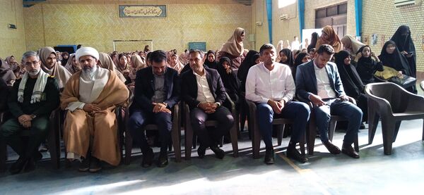 نواختن زنگ مهر و ایثار در مدارس جزیره هرمز 