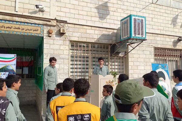 حضور دانش‌آموزان و مسئولان ناحیه 2 شهرری در بیست و ششمین مانور سراسری زلزله 