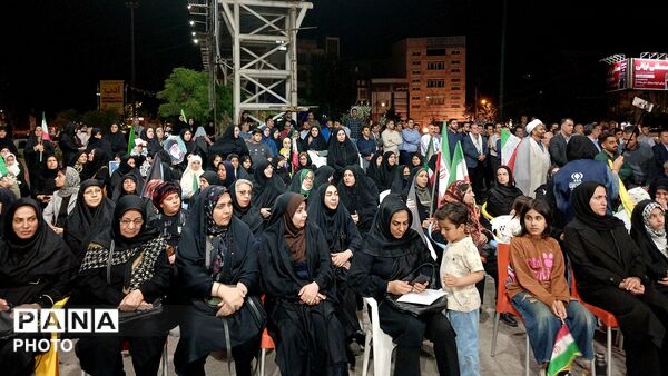 تجدید بیعت با رهبر و آرمان‌های انقلاب در خرم آباد