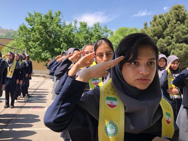 بازدید ارزیاب سازمان دانش‌آموزی کشور از دبیرستان تشکیلاتی المهدی ناحیه ۵ مشهد