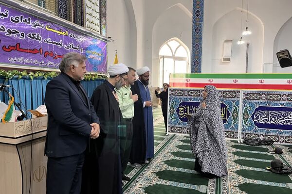 اقامه نماز جمعه در شهرستان اسلام آباد غرب 