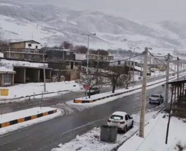 اولین برف پاییزی در شهرستان کوهرنگ
