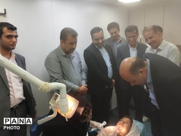 آغاز پویش ملی دهان و دندان در شهر فین با حضور معاون وزیر آموزش‌وپرورش