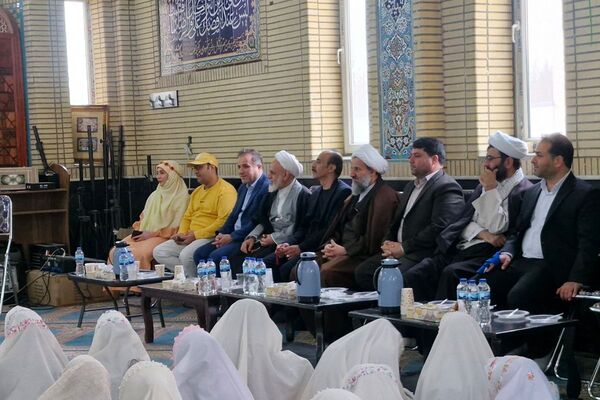 آغاز فصل بندگی دانش‌آموزان قرچک در جشن تکلیف