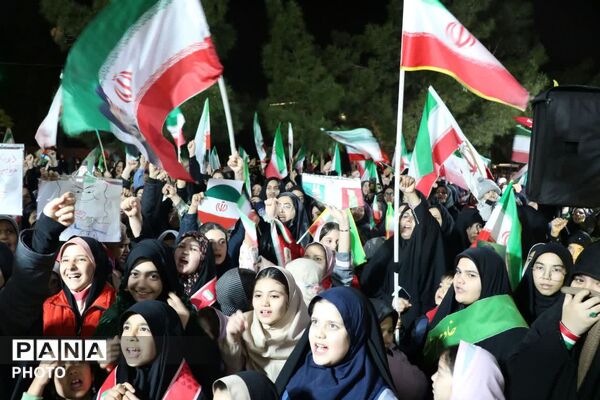 گرامیداشت چهلمین روز دانش آموزان شجره طیبه میناب در مشهد