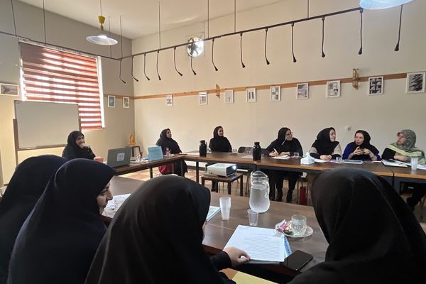 کارگاه آموزشی «مهارت‌های برقراری ارتباط با نوجوان » در هنرستان قدس ناحیه دو شهرری 