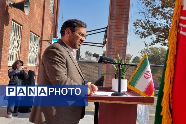 آیین نواختن زنگ استاندارد در هنرستان صدیقه ناظران 