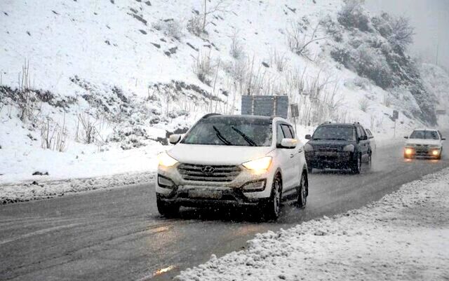 بارش سنگین برف و ترافیک پرحجم در محور هراز