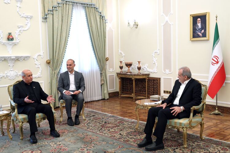 عامل اصلی استمرار جنایت رژیم صهیونیستی نبود اتحاد و انسجام میان کشورهای اسلامی است