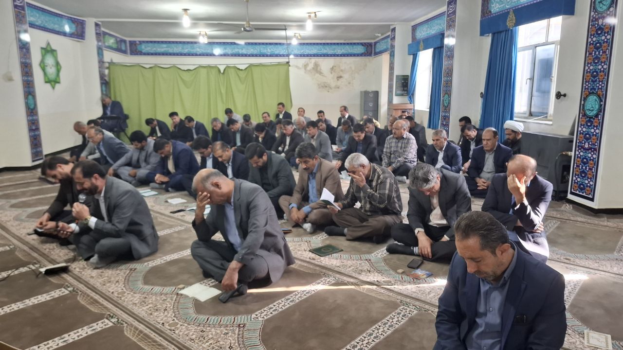 برگزاری مراسم زیارت عاشورا  در آموزش و پرورش کهگیلویه و بویراحمد به یاد  دو قاضی خدوم این استان و شهادت امام صادق (ع)
