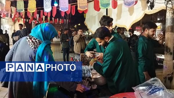 گذری بر فعالیت چایخانه امیر المومنین در شب میلاد حضرت مهدی ( عج)