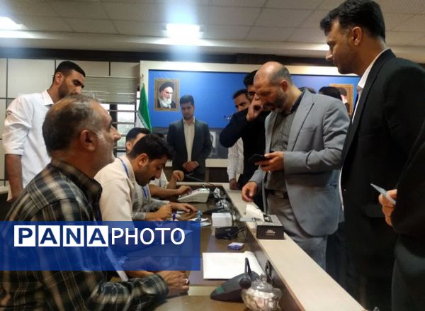 حضور مسئولان و مردم انقلابی شهرستان ملارد در پای صندوق‌های رأی