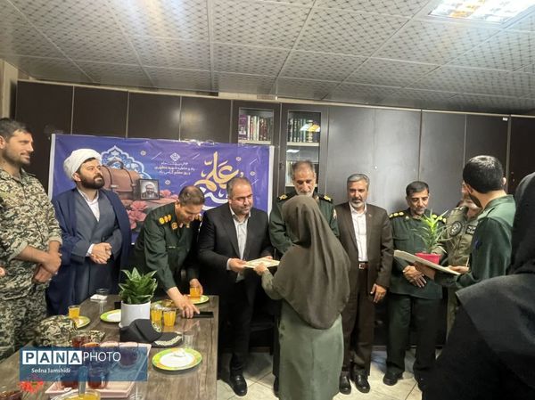 مدرسه‌ای که در هفته معلم رنگ افتخار گرفت