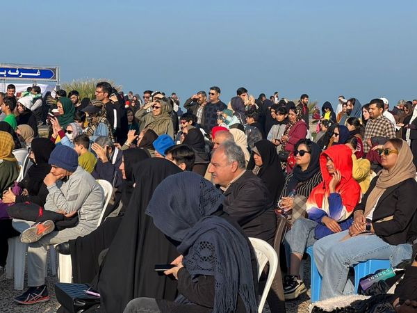 پیاده‌روی خانوادگی در بوشهر