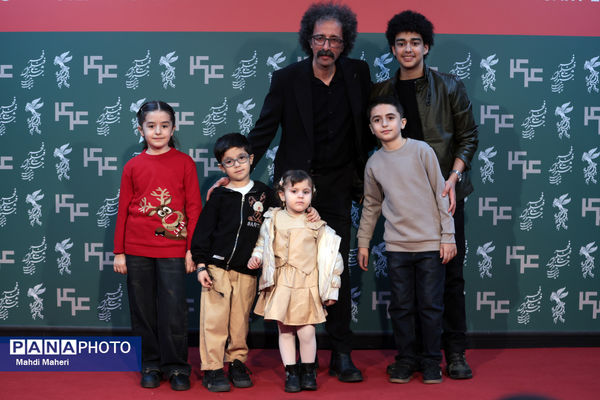 نشست نقد و بررسی فیلم «سرزمین فرشته‌ها» در چهل و چهارمین جشنواره ملی فیلم فجر