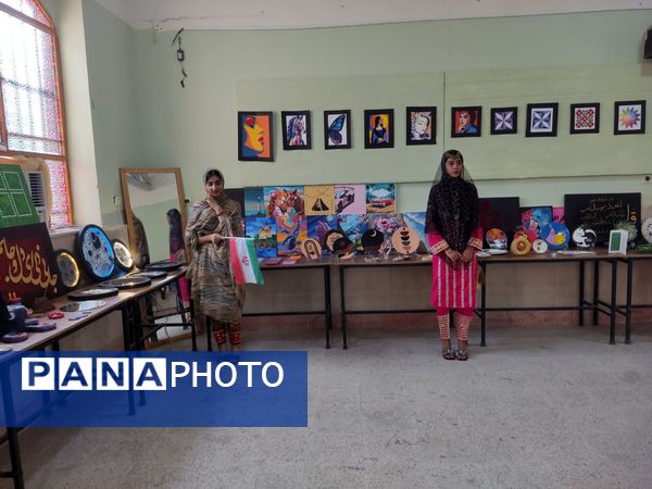 نمایشگاه دست‌سازه‌های دانش‌آموزی و تجلیل از فعالان نماز 