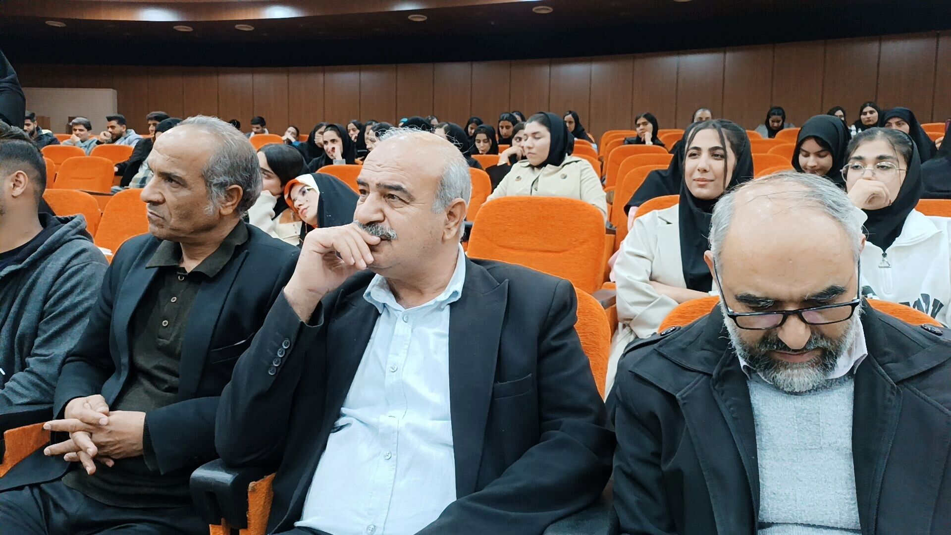 برگزاری محفل شعر در دانشگاه یاسوج