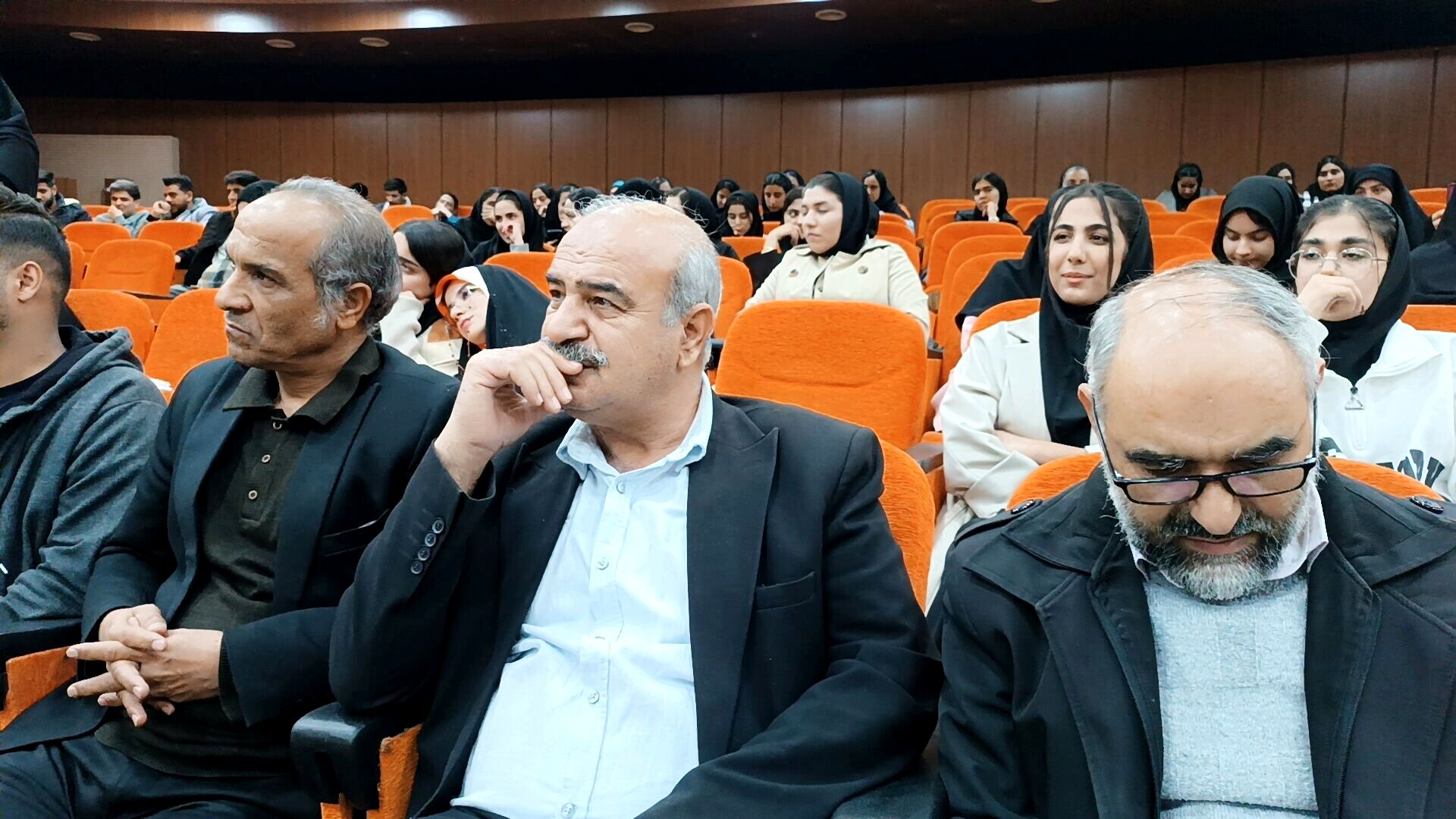 برگزاری محفل شعر در دانشگاه یاسوج
