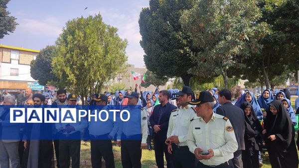 تجمع دانش‌آموزان کمیجانی‌ در محکومیت جنایات رژیم‌جعلی‌اسرائیل