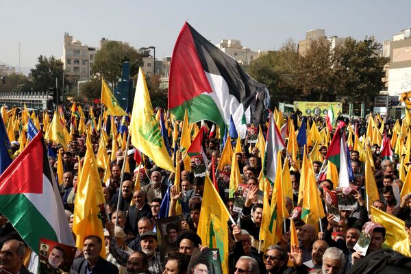 مراسم باشکوه تشیع شهید سردار نیلفروشان در مشهد مقدس 