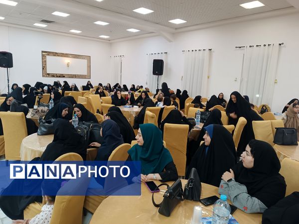 معلمان ستارگان درخشان مسیر علم و دانش