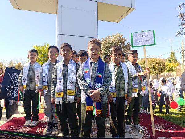 راهپیمایی یوم الله ۱۳ آبان در قادرآباد