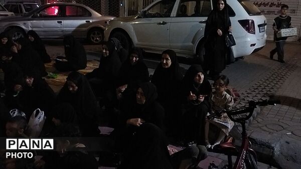 سفره حضرت رقیه در دل مراسم شب دوم محرم در بلوار فضل نیشابور 