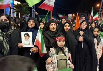قدم به قدم با  تجمع پرشور کوهدشتی هادر چهل وششمین شب حماسه
