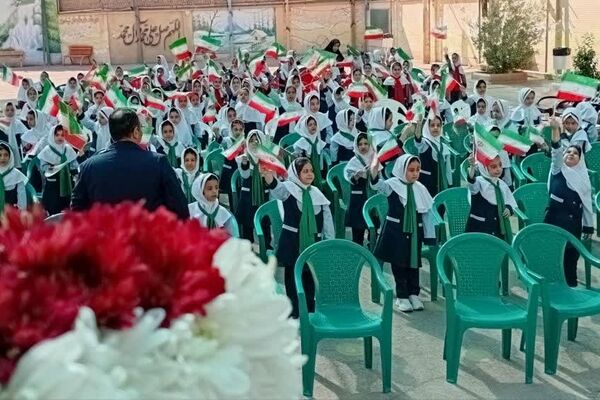 آیین طرح استانی «جشن شکوفه‌ها» که در دبستان دخترانه مهندس معصومی ناحیه ۴