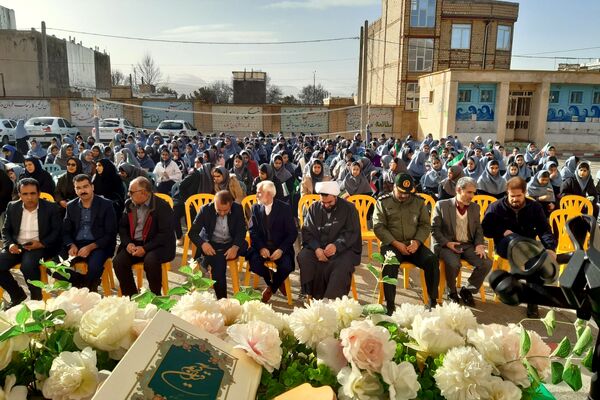 جشن سالگرد پیروزی انقلاب اسلامی در مدارس شهرستان صحنه