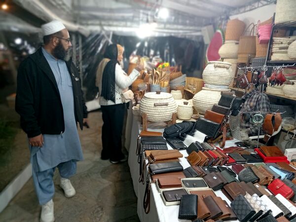 نمایشگاه صنایع دستی در محله طلاب مشهد