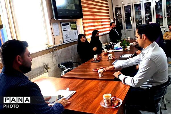 جلسه مشترک شورای معلمان مدارس ۱۲ بهمن و سامنی