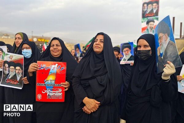 اجتماع بزرگ بانوان زینبی مدافعان ولایت به مناسبت شهادت رهبری شهید امام خامنه‌ای و شهیدان جنگ رمضان در باشت