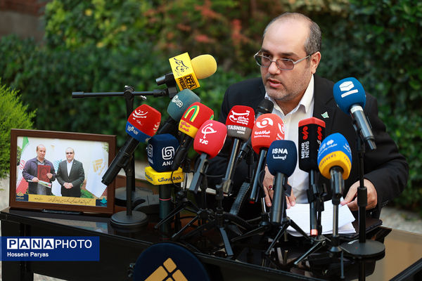 نشست خبری همایش ملی دانش‌آموزی شصت‌وسومین سال جایزه البرز، نوبل ایرانی(آیین جایزه البرز ۱۴۰۴)