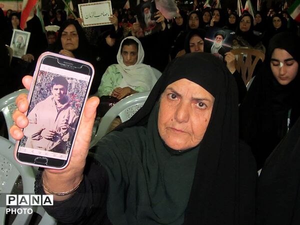 مراسم گرامیداشت آقای شهید ایران و یادبود شهدای شهرستان فلاورجان در اردوگاه شهید بهشتی اصفهان