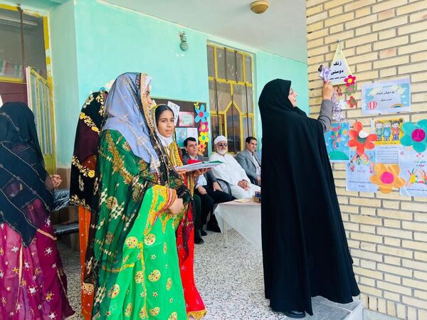 طنین «زنگ دوستی» در مدارس جاسک