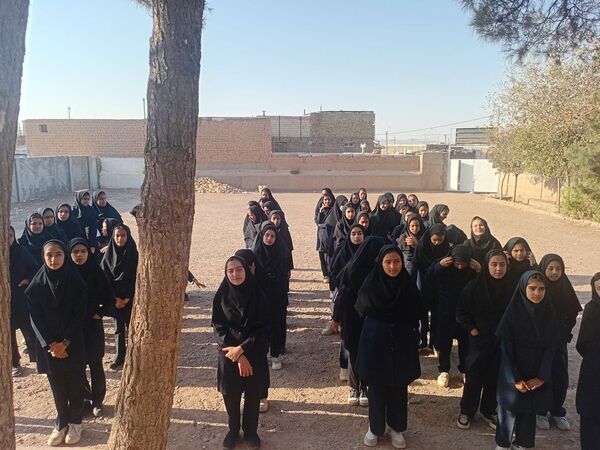 کارگاه آموزش فریادهای شادی و نغمه‌های آوایی در مدرسه مادر مهربان خلیل آباد